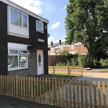 Вілла 4 Bed House Next To Basildon Town Centre Екстер'єр фото