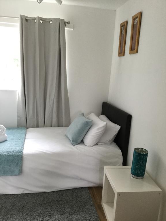 Вілла 4 Bed House Next To Basildon Town Centre Екстер'єр фото