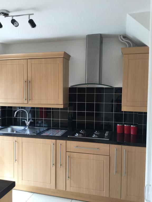 Вілла 4 Bed House Next To Basildon Town Centre Екстер'єр фото