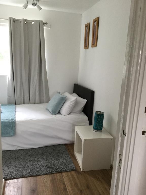 Вілла 4 Bed House Next To Basildon Town Centre Екстер'єр фото